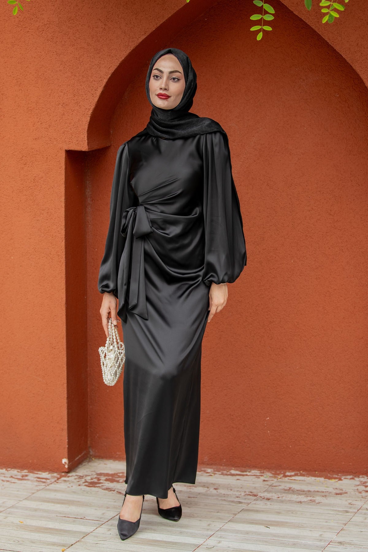 Kitty Drape Pileli Saten Abiye Elbise-Siyah