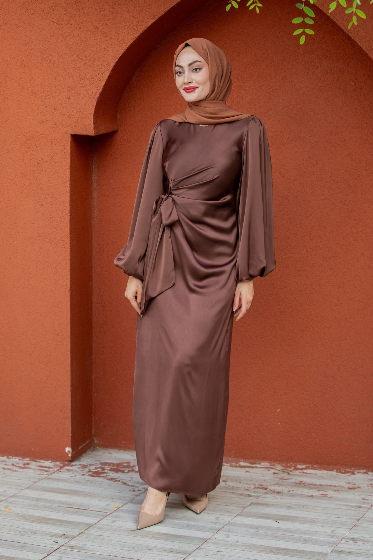 Kitty Drape Pileli Saten Abiye Elbise-Kahve