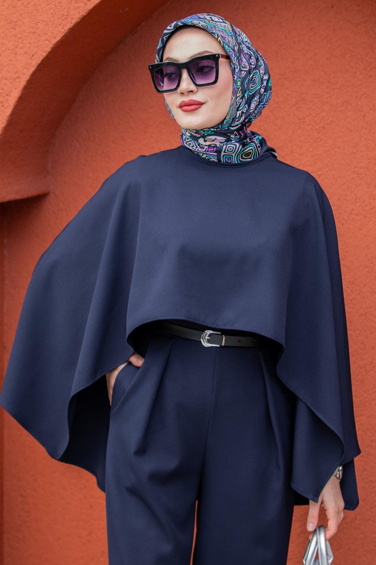 Klasik Kesim Pelerin Detaylı Tulum-Laci