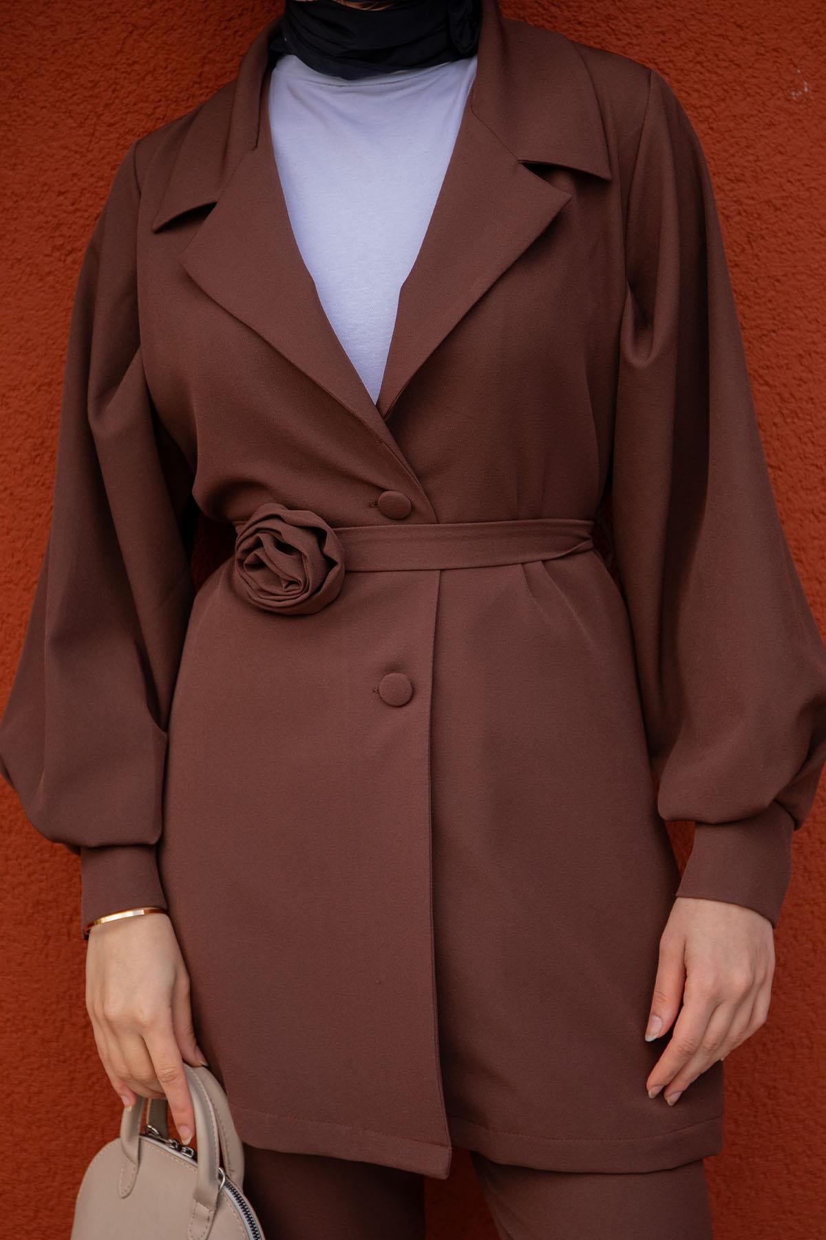 Need Gül Kuşaklı Ceket Pantolon Takım-Kahve