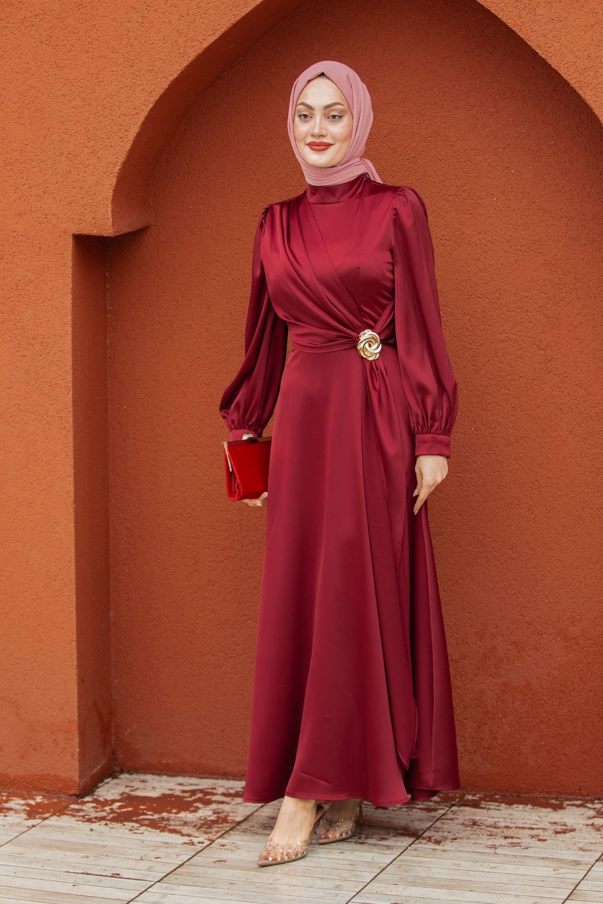 Nilda Gül Broş Detaylı Saten Abiye-Bordo