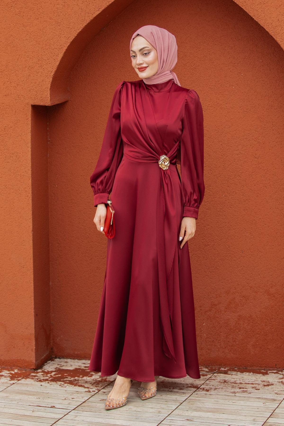 Nilda Gül Broş Detaylı Saten Abiye-Bordo