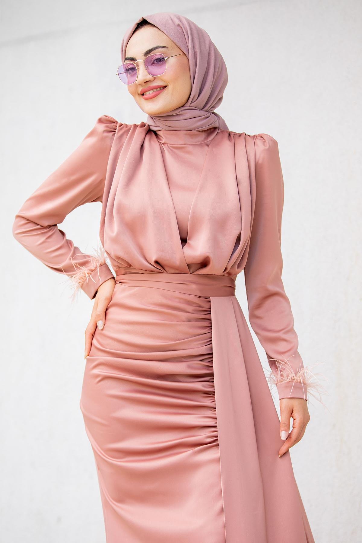 Peri Saten Yan Kuyruklu Tesettür Abiye-Pembe