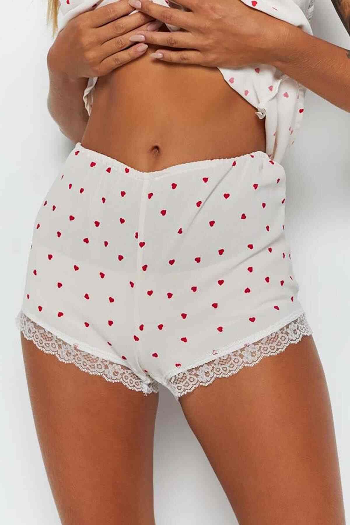 Merry See Dantel İşlemeli Kalpli Şortlu Pijama Takım Beyaz