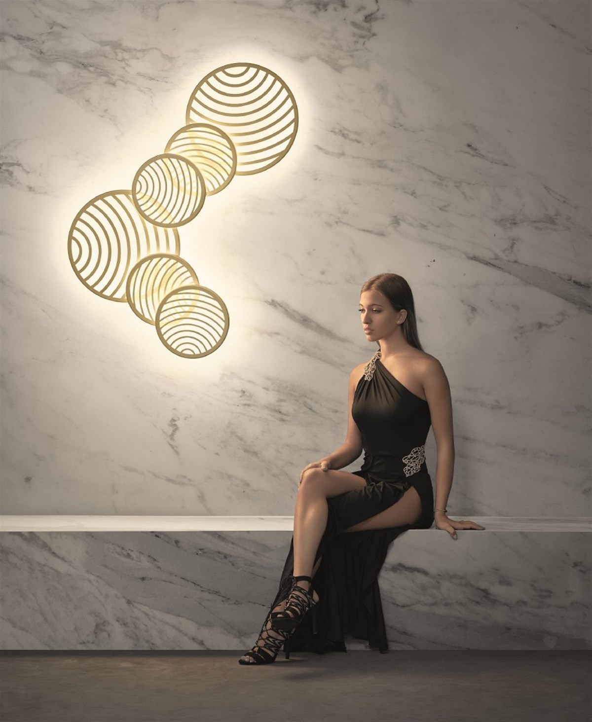 COLLAGE KÜÇÜK BOY SİYAH APLİK / PLAFONYER