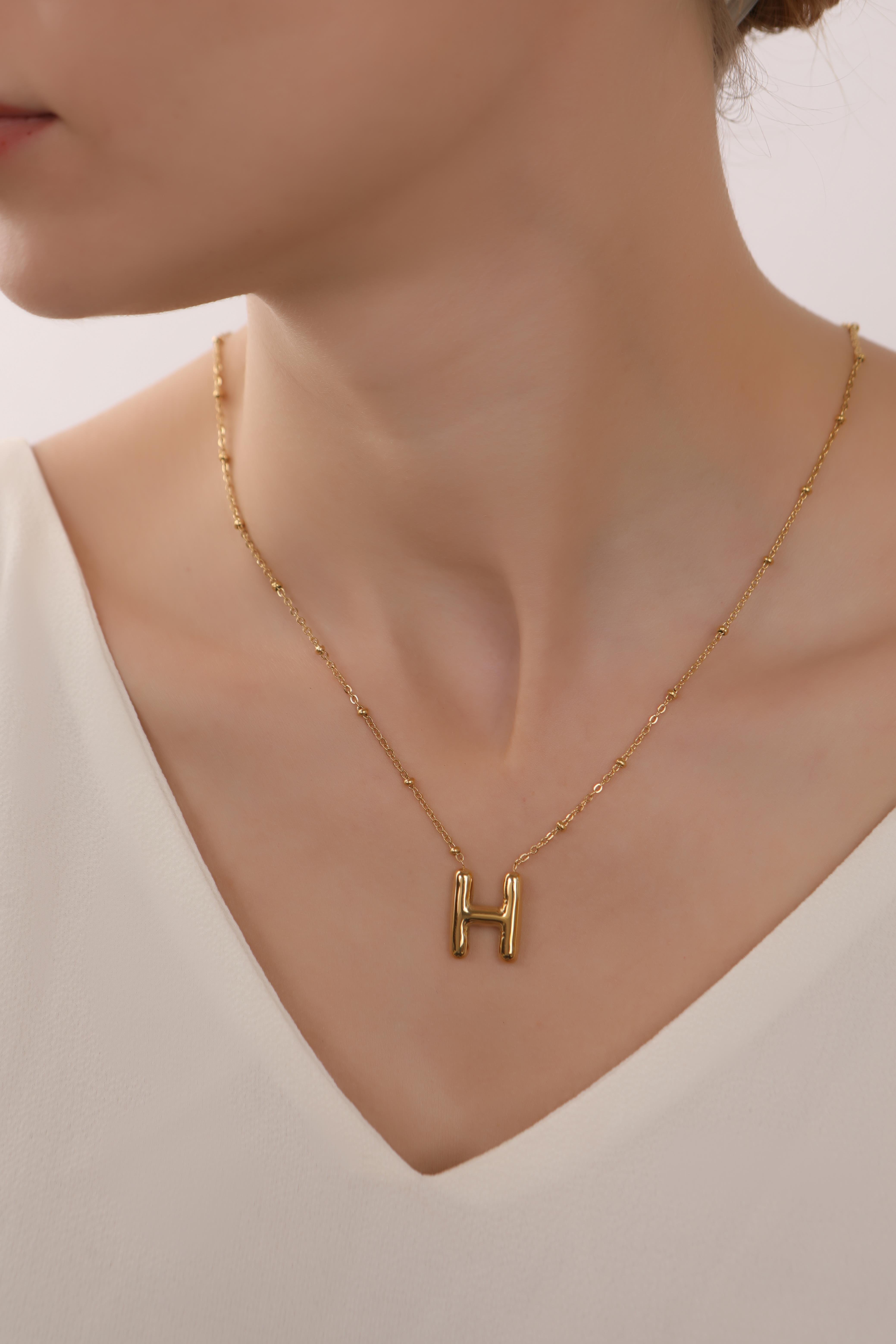 Altın Kaplama Çelik Balon Harf Kolye