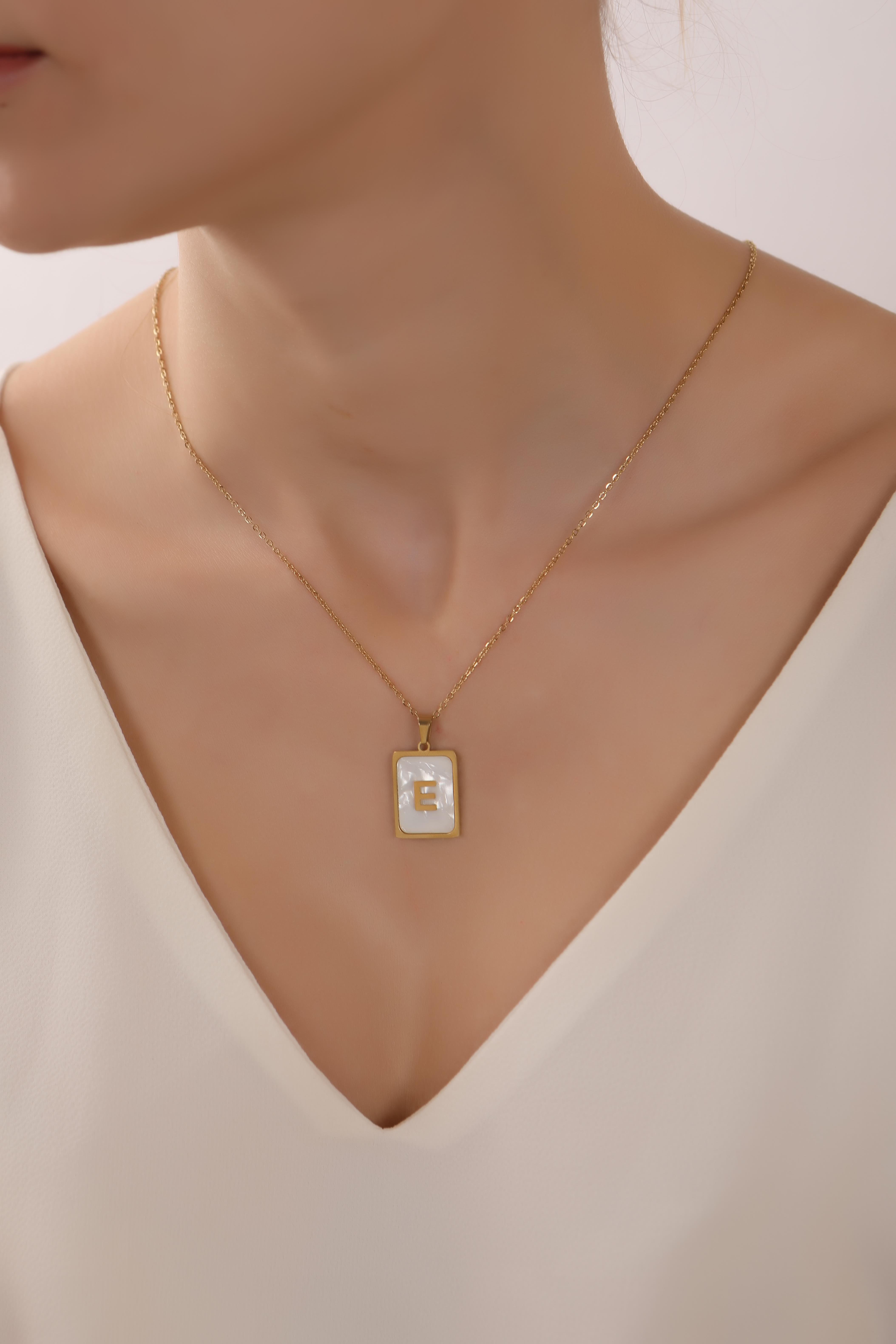 Altın Kaplama Çelik Sedefli Plaka Harf Kolye 