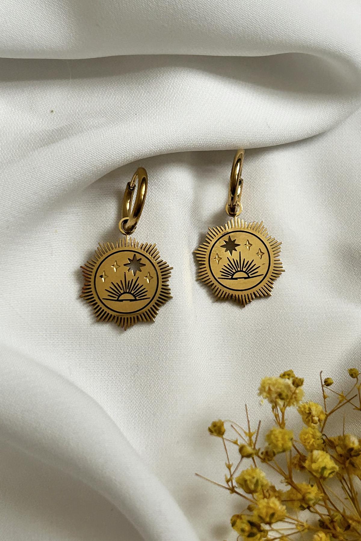 Gold Plated Sun Star Detailed Steel Earrings