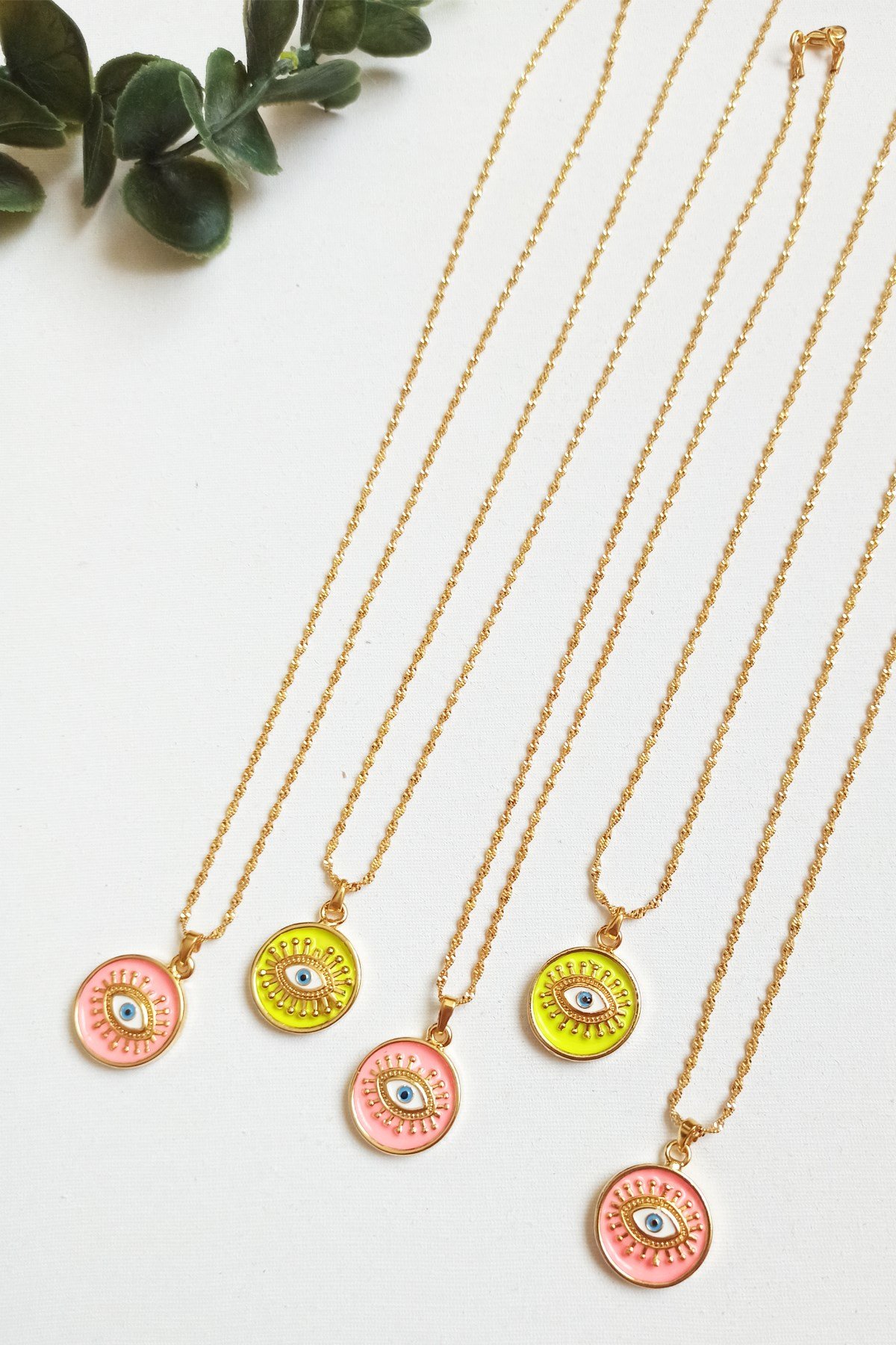 Altın Kaplama Mineli Göz Detaylı Zincir Kolye