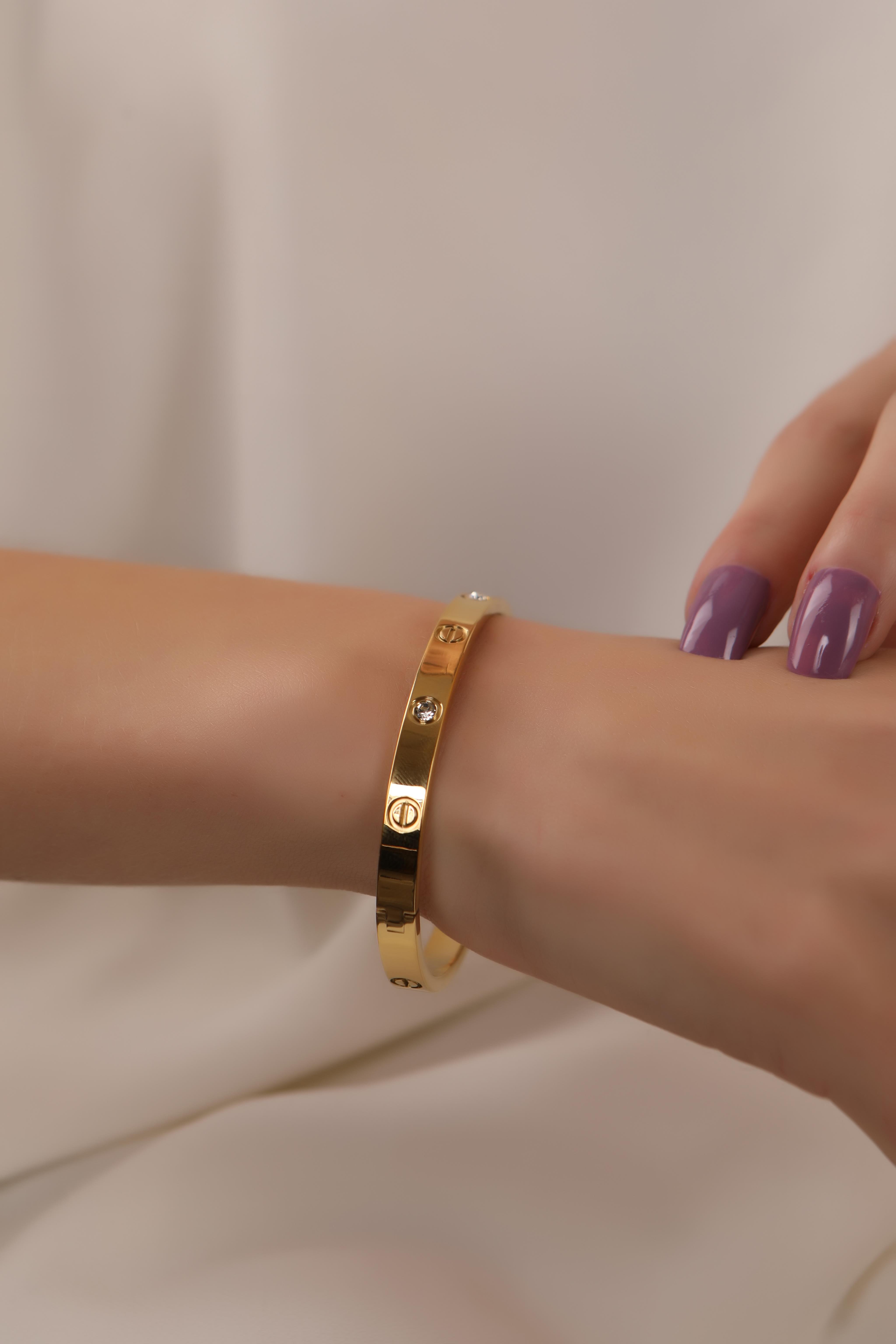 Gold Plated Zircon Stone C. Model Clamp Bracelet