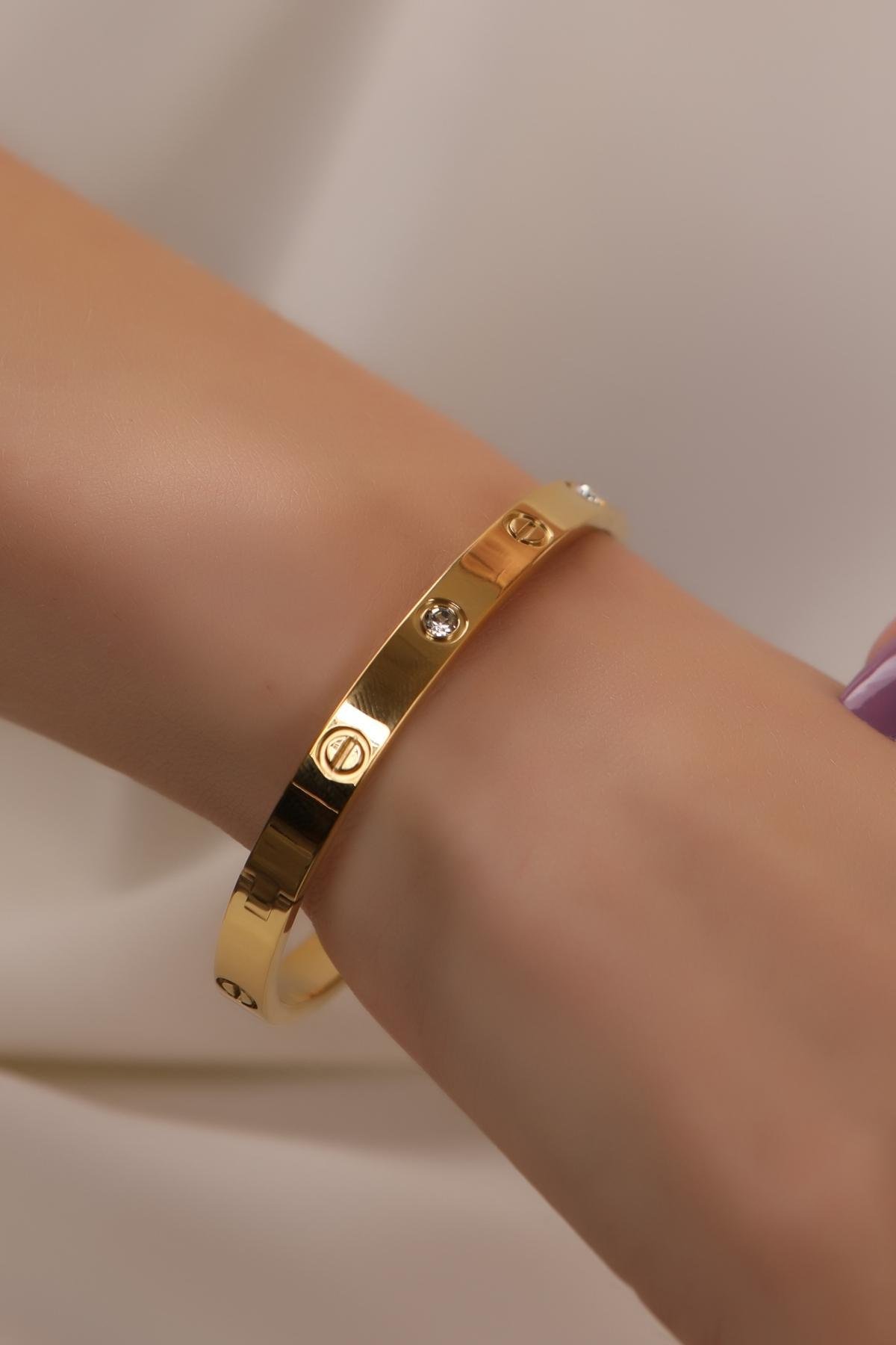 Gold Plated Zircon Stone C. Model Clamp Bracelet