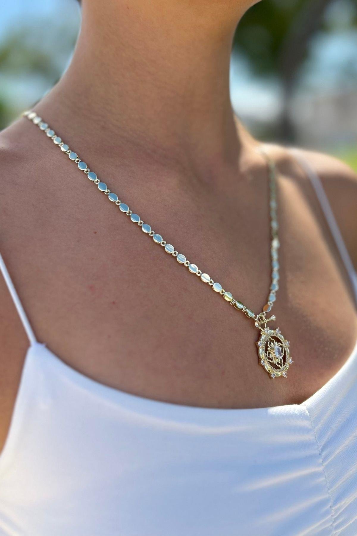 Arpa Zincir Figürlü Kolye