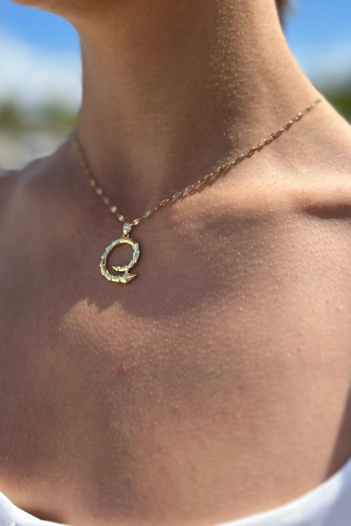 Çelik Yılan Figürlü Döngü Kolye