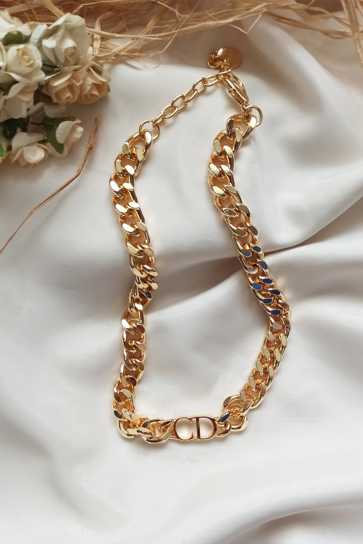 Marka Detaylı Klasik Zincir Kolye