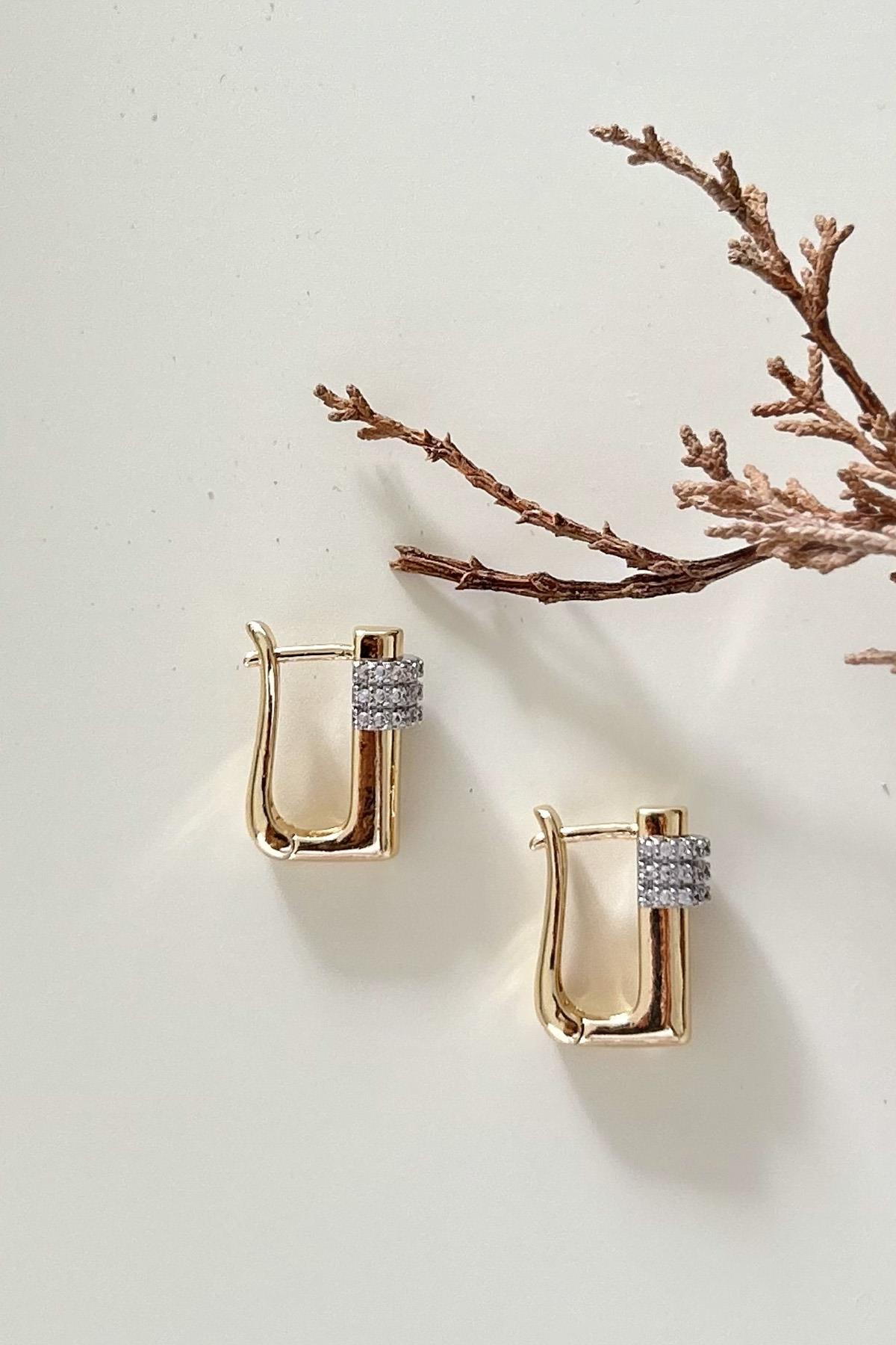 Zirkon Taşlı Dikdörtgen Minimalist Çelik Küpe