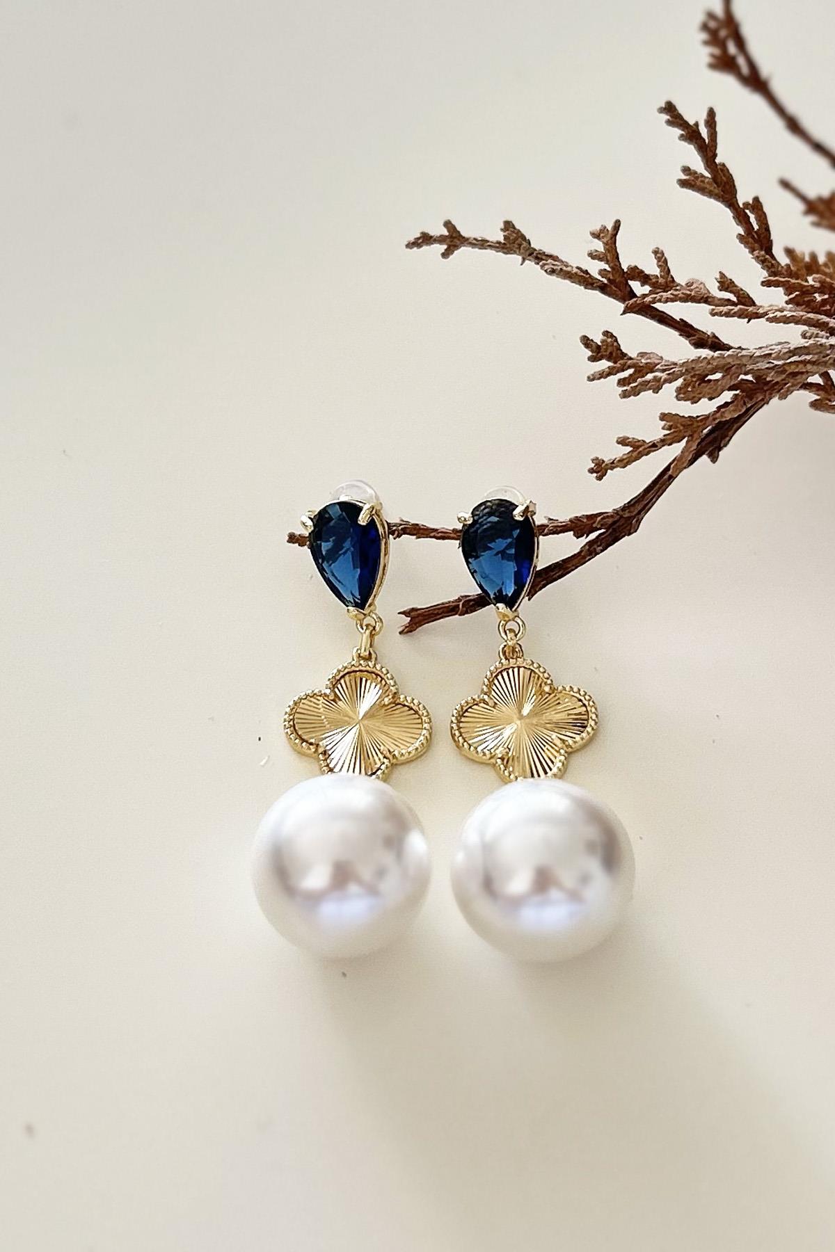 Zirkon Taşlı Yonca Detaylı İnci Küpe