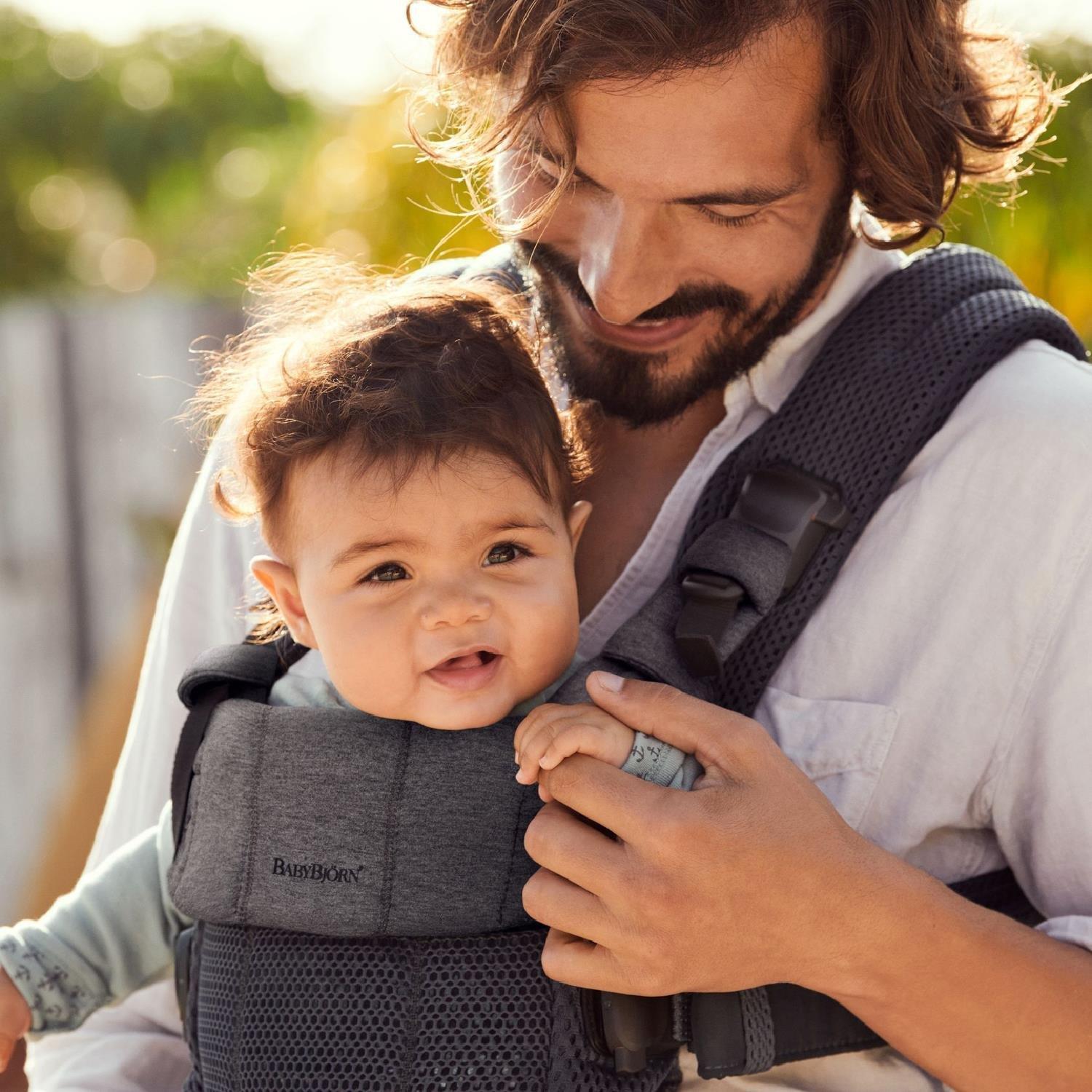 BabyBjörn Balance Soft Woven Jersey Tri-Fabric Dark Grey & Kanguru Harmony Mesh Antracite