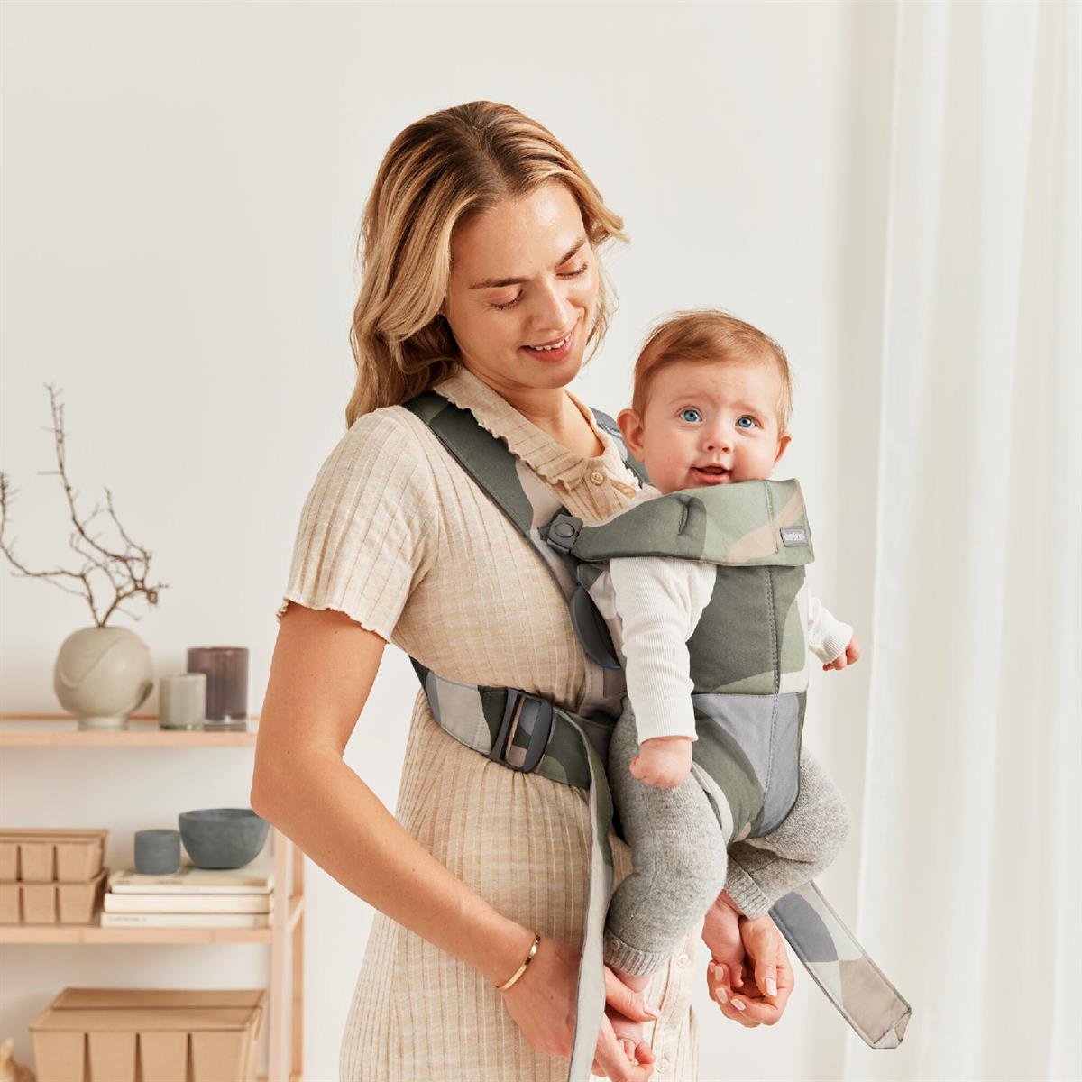 BabyBjörn Kanguru Mini 3D Cotton Print / Khaki / Green