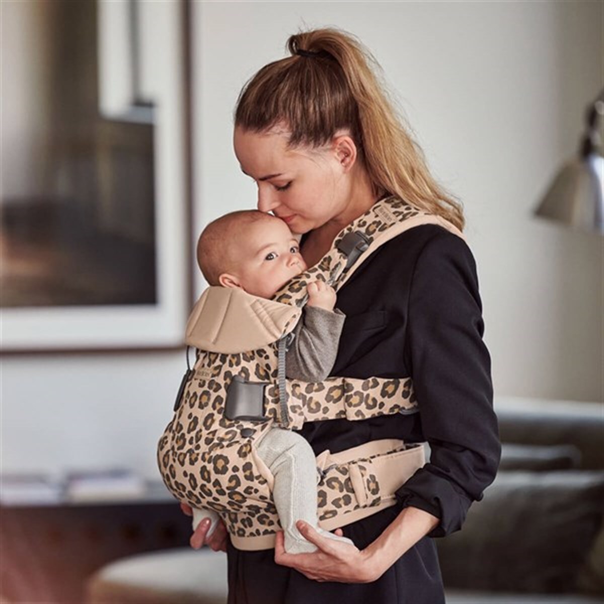 BabyBjörn Kanguru One Cotton / Beige Leopard