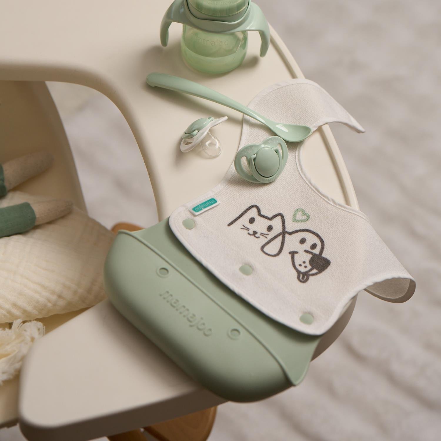 Mamajoo 2-in-1 Katlanır Mama Önlüğü / Powder Green