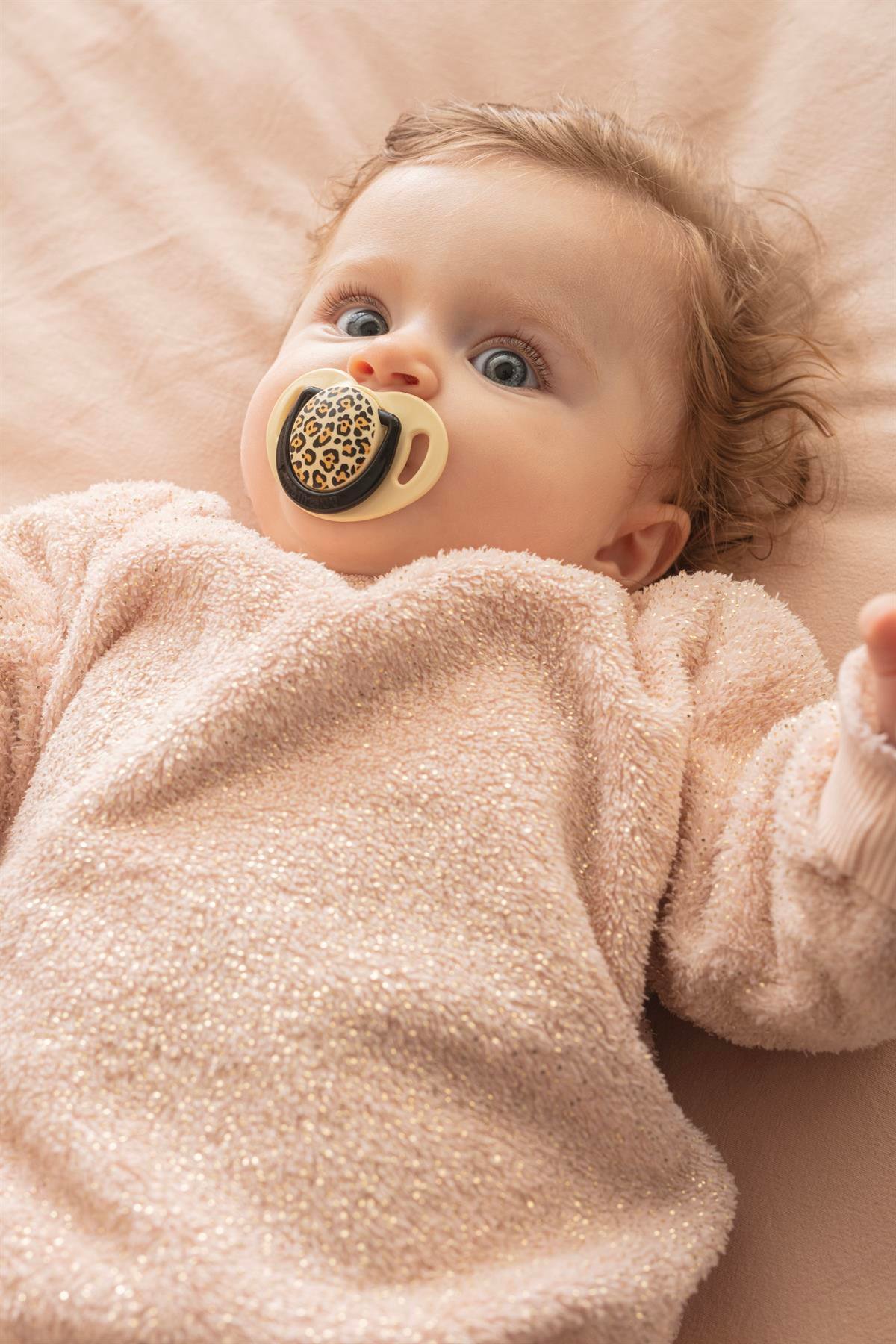 Mamajoo Sterilizasyon & Saklama Kutulu Bej Leopar Desenli İkili Ortodontik Emzik / 6 Ay+