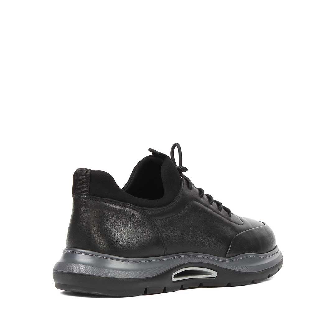 Celal Gültekin Erkek Siyah Bağcıklı Kalın Tabanlı Deri Sneaker