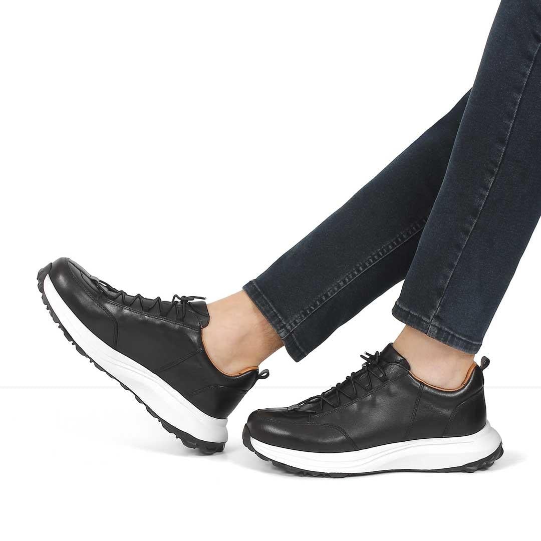 Celal Gültekin Erkek Siyah Bağcıklı Kalın Tabanlı Deri Sneaker