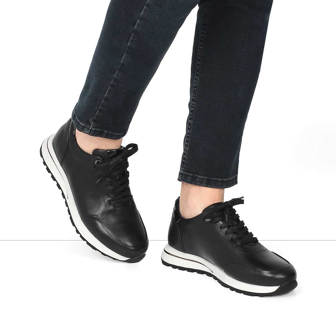 Celal Gültekin Erkek Siyah Bağcıklı Kalın Tabanlı Deri Sneaker