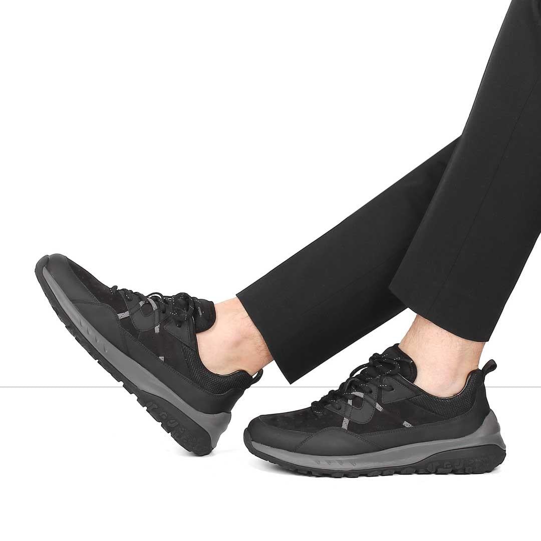 Celal Gültekin Erkek Siyah Bağcıklı Kalın Tabanlı Nubuk Deri Sneaker