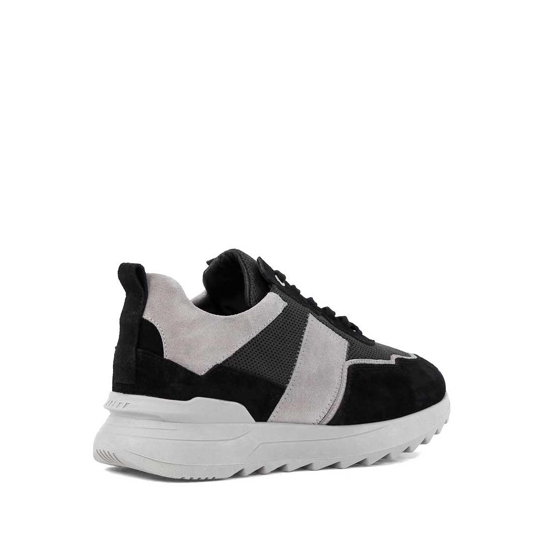 Celal Gültekin Erkek Siyah Bağcıklı Kalın Tabanlı Süet Deri Sneaker