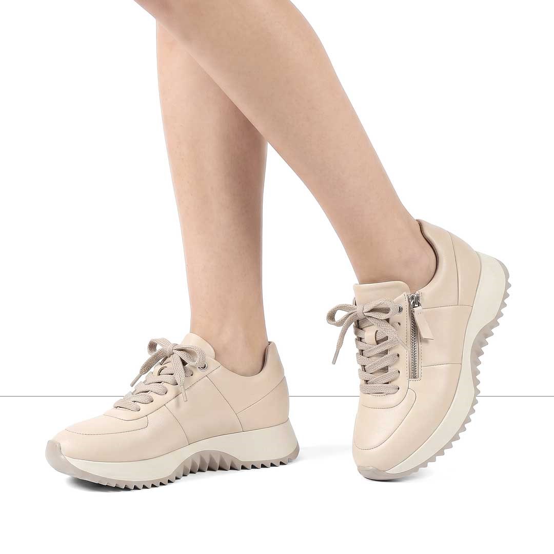 Celal Gültekin Kadın Bej Bağcıklı Kalın Tabanlı Deri Sneaker