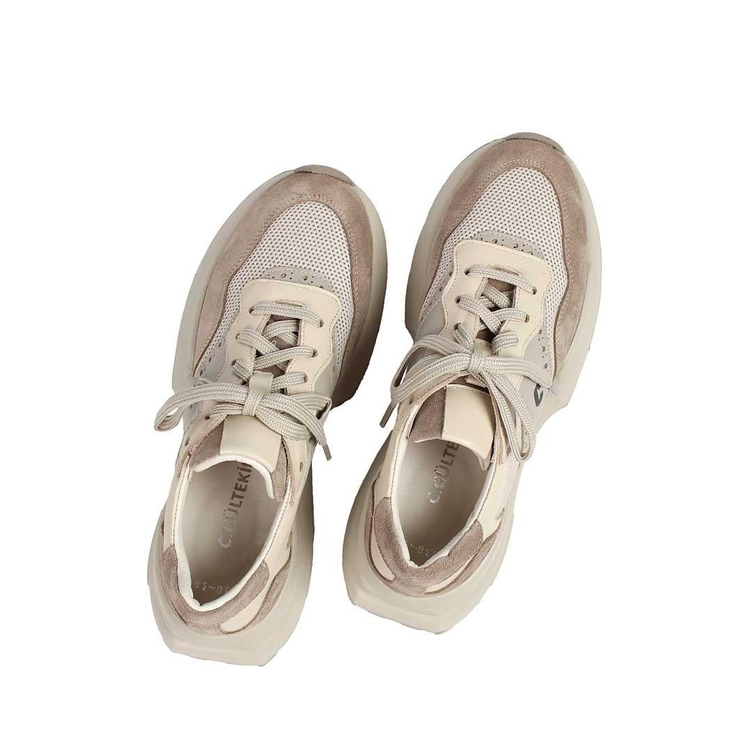 Celal Gültekin Kadın Bej Bağcıklı Kalın Tabanlı Süet Deri Sneaker