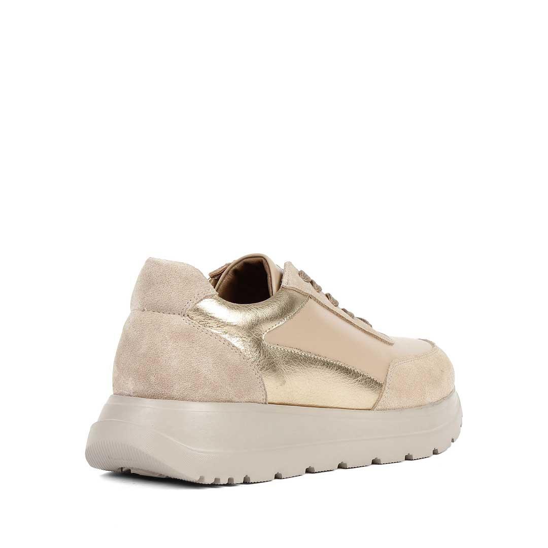 Celal Gültekin Kadın Bej Bağcıklı Kalın Tabanlı Süet Deri Sneaker