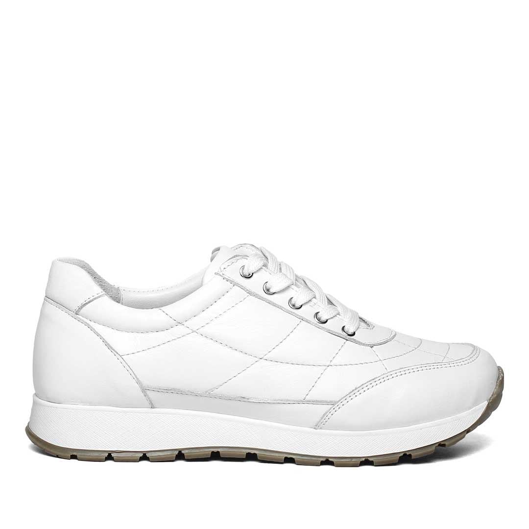 Celal Gültekin Kadın Beyaz Bağcıklı Kalın Tabanlı Deri Sneaker