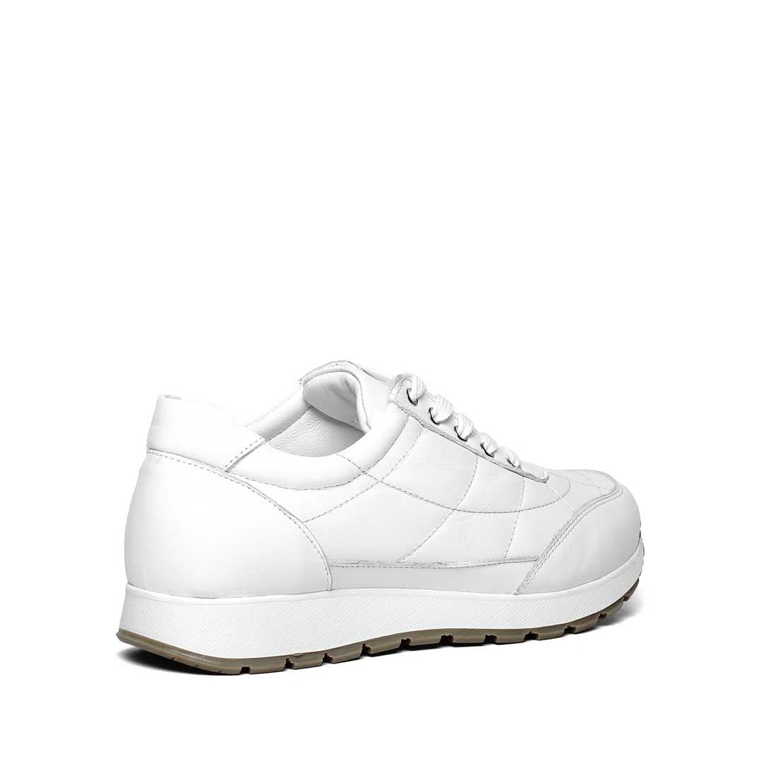 Celal Gültekin Kadın Beyaz Bağcıklı Kalın Tabanlı Deri Sneaker