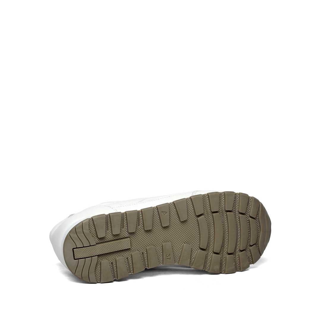 Celal Gültekin Kadın Beyaz Bağcıklı Kalın Tabanlı Deri Sneaker