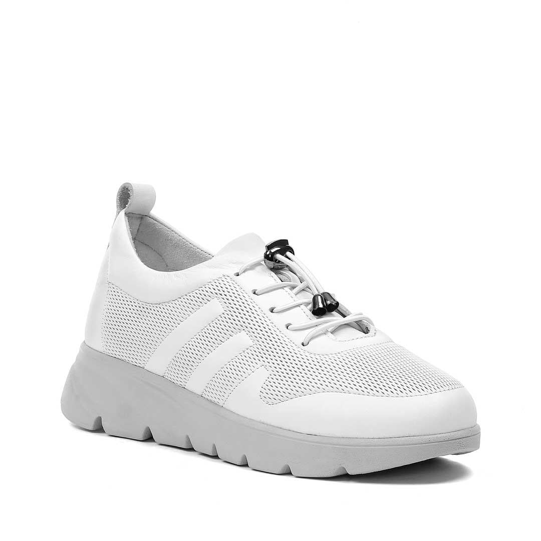 Celal Gültekin Kadın Beyaz Bağcıklı Kalın Tabanlı Deri Sneaker