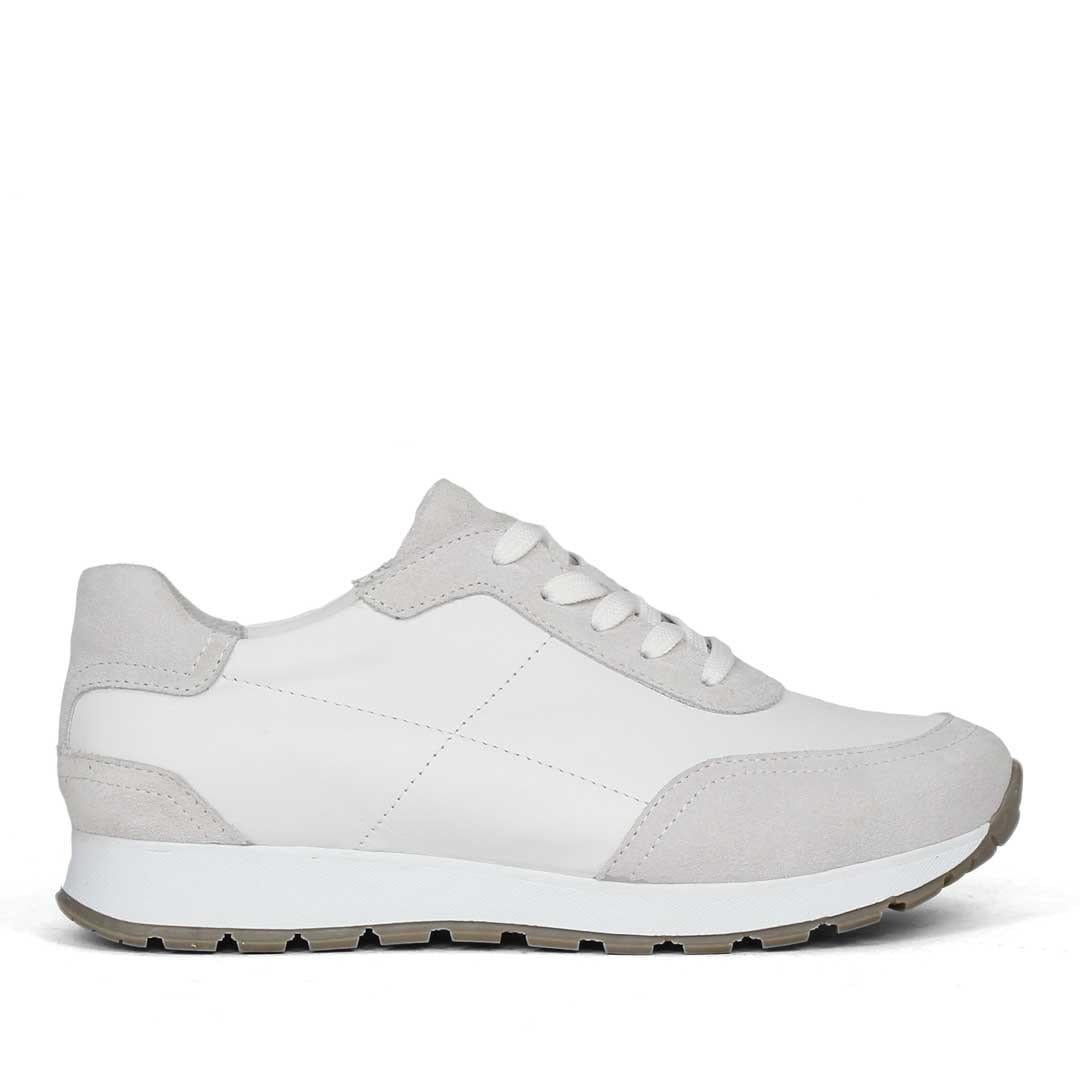 Celal Gültekin Kadın Beyaz Bağcıklı Kalın Tabanlı Süet Deri Sneaker