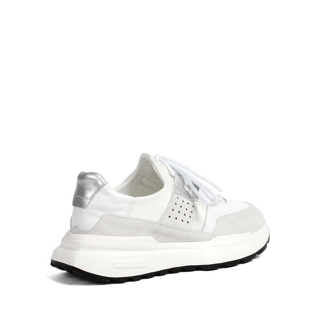 Celal Gültekin Kadın Beyaz Bağcıklı Kalın Tabanlı Süet Deri Sneaker