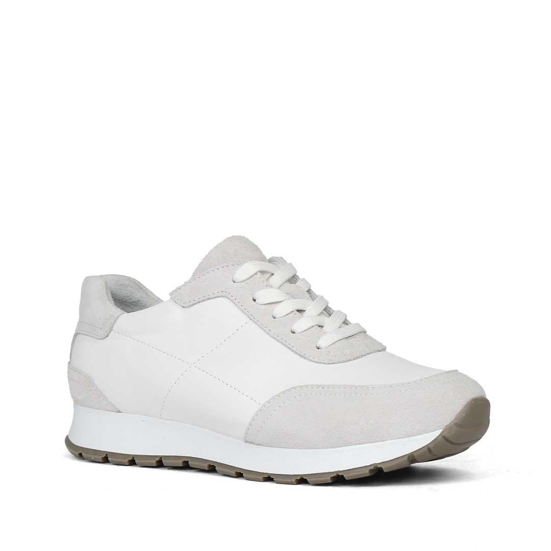 Celal Gültekin Kadın Beyaz Bağcıklı Kalın Tabanlı Süet Deri Sneaker