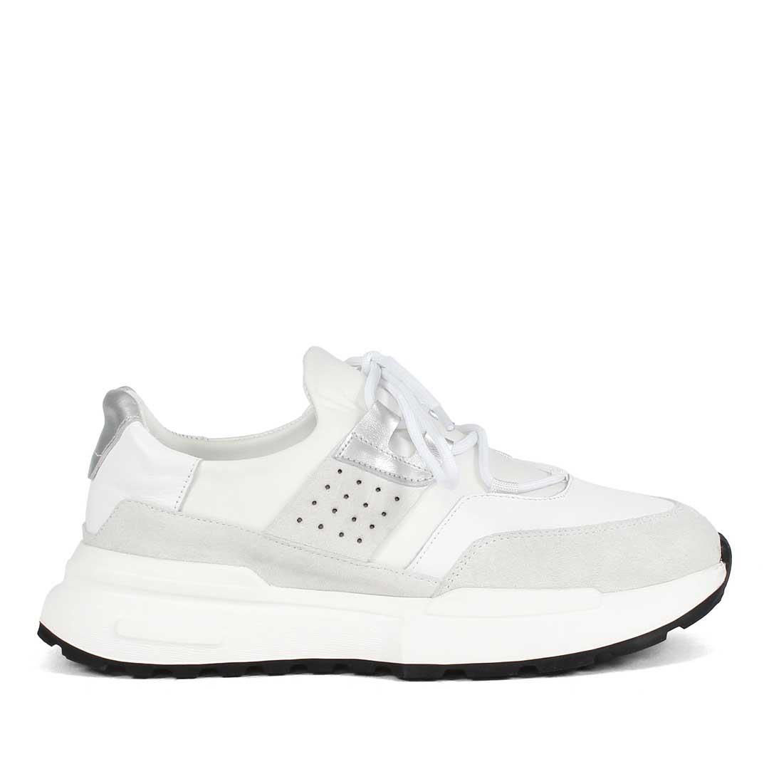 Celal Gültekin Kadın Beyaz Bağcıklı Kalın Tabanlı Süet Deri Sneaker