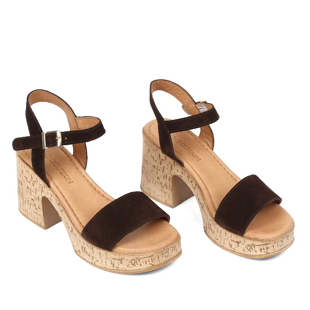 Celal Gültekin Kadın Kahverengi Kalın Topuklu Süet Deri Sandalet