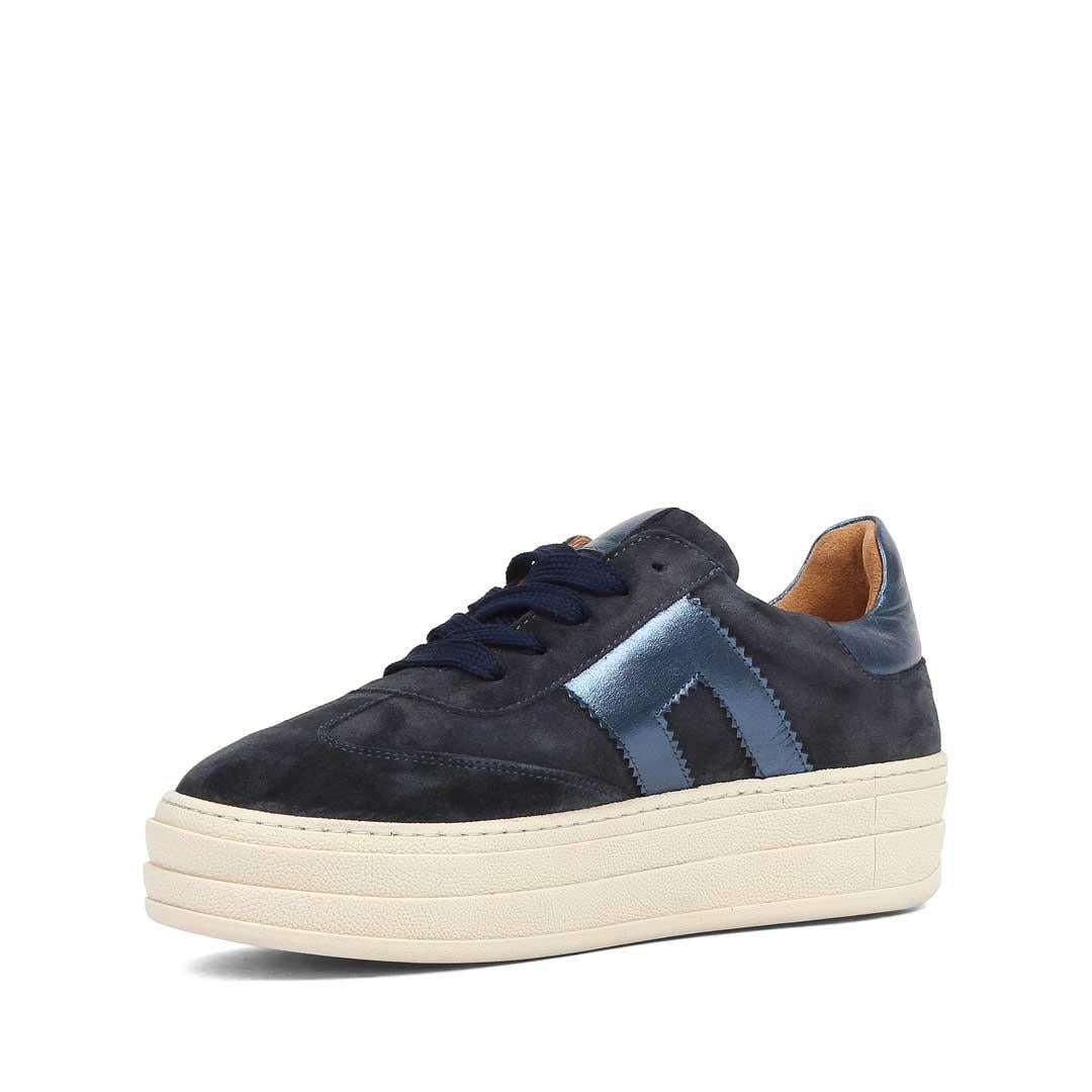 Celal Gültekin Kadın Lacivert Bağcıklı Kalın Tabanlı Süet Deri Sneaker