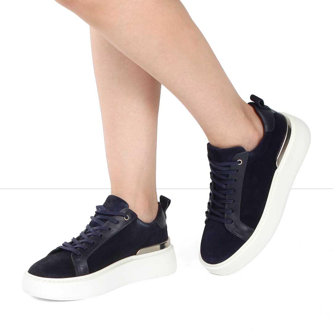 Celal Gültekin Kadın Lacivert Bağcıklı Kalın Tabanlı Süet Deri Sneaker