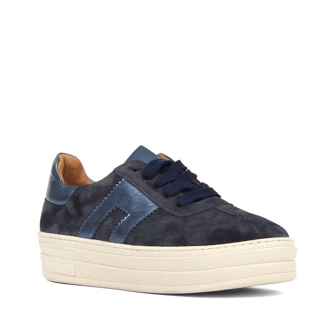 Celal Gültekin Kadın Lacivert Bağcıklı Kalın Tabanlı Süet Deri Sneaker