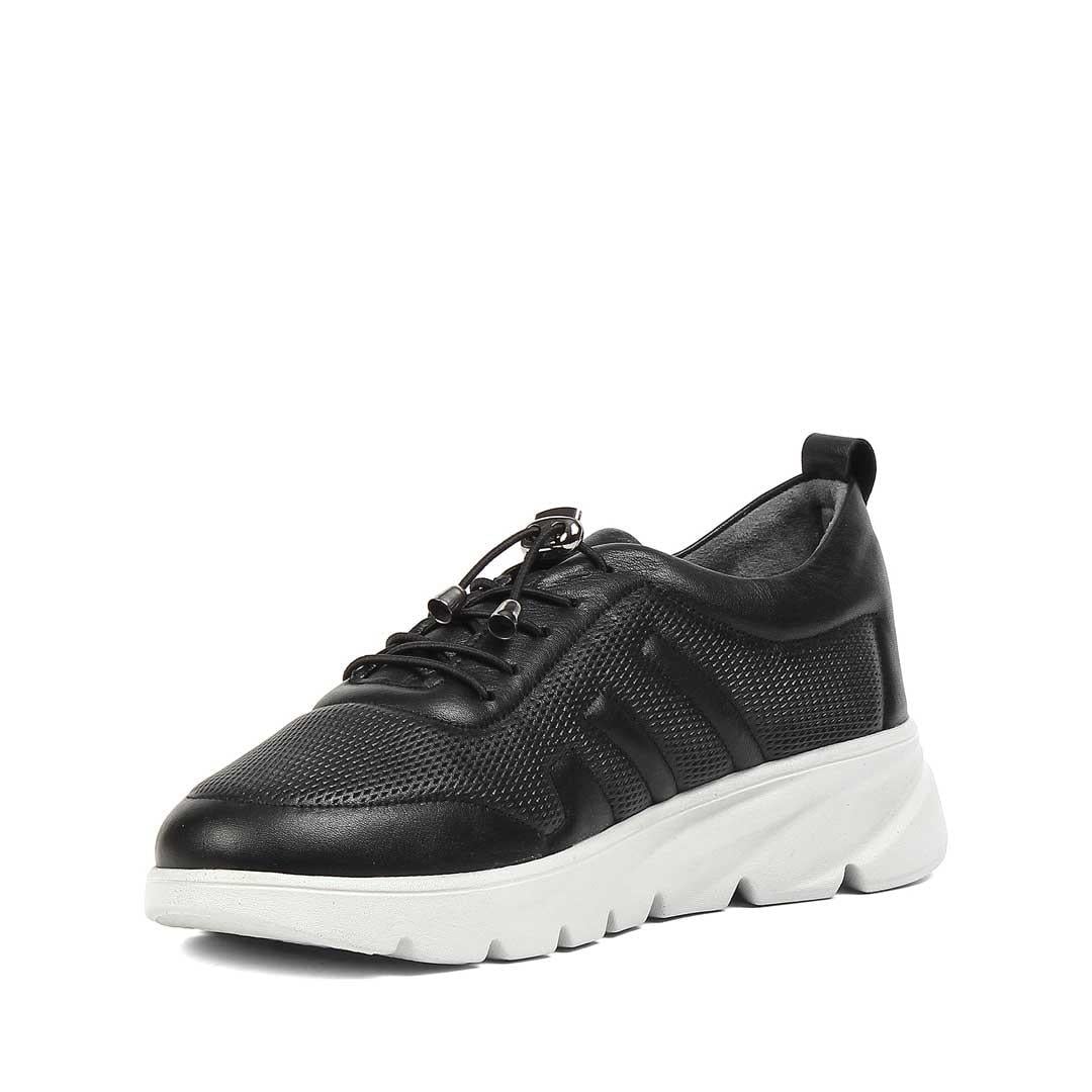 Celal Gültekin Kadın Siyah Bağcıklı Kalın Tabanlı Deri Sneaker
