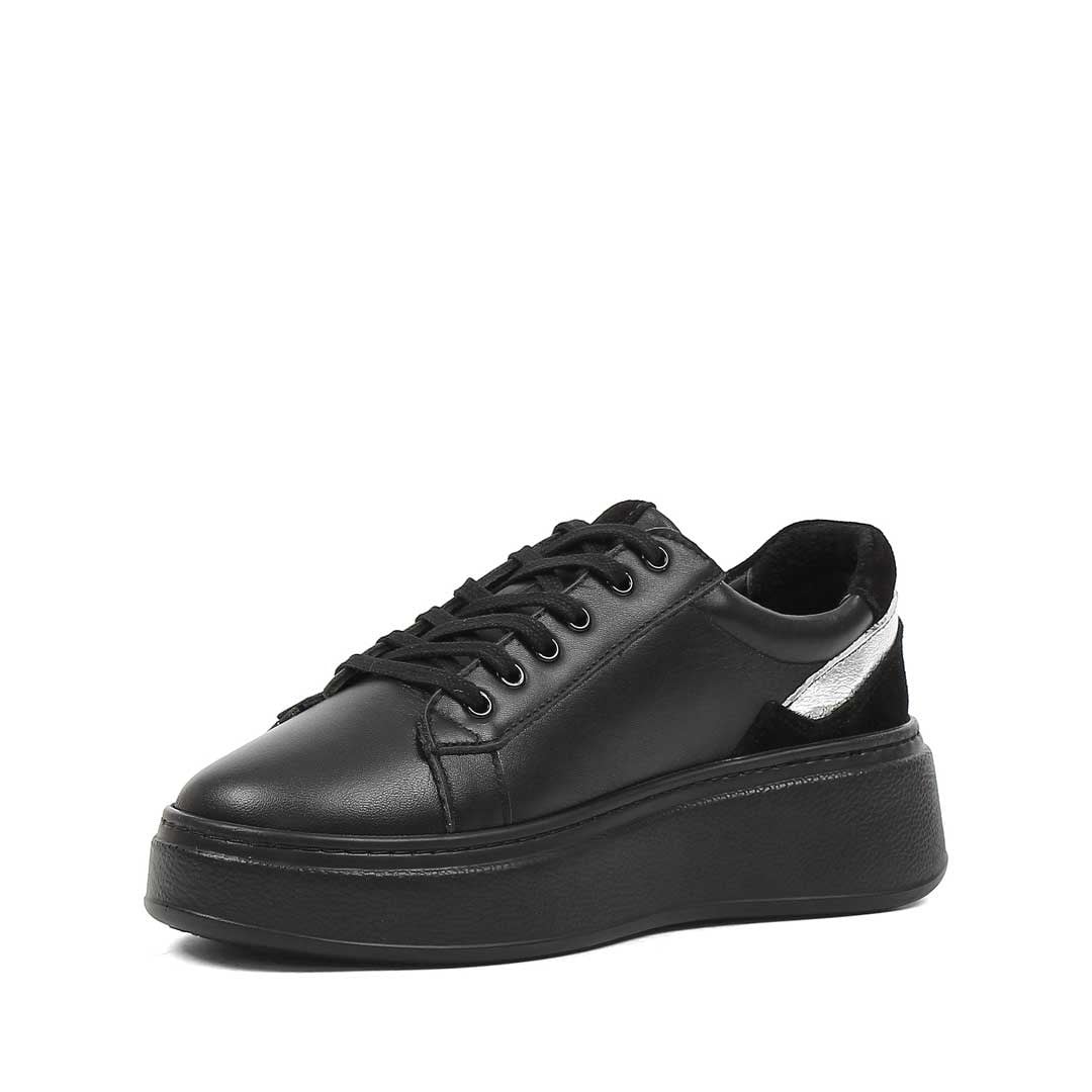 Celal Gültekin Kadın Siyah Bağcıklı Kalın Tabanlı Deri Sneaker