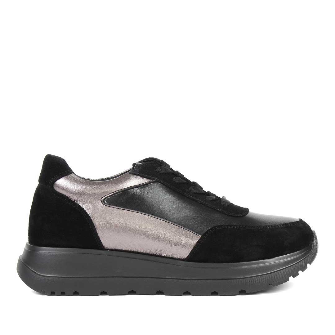 Celal Gültekin Kadın Siyah Bağcıklı Kalın Tabanlı Süet Deri Sneaker