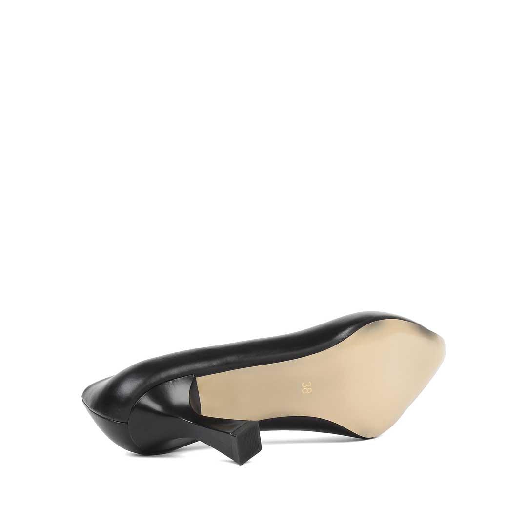 Celal Gültekin Kadın Siyah İnce Topuklu Deri Stiletto