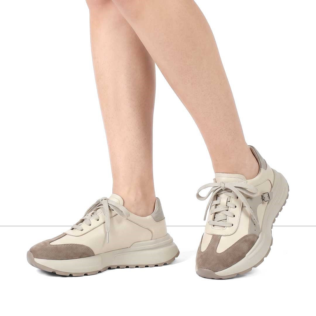 Celal Gültekin Kadın Vizon Bağcıklı Kalın Tabanlı Süet Deri Sneaker